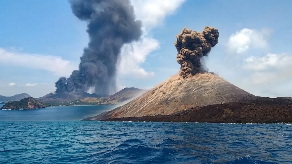 Memahami Risiko dan Dampak Gunung Krakatau bagi Hunian dan Properti