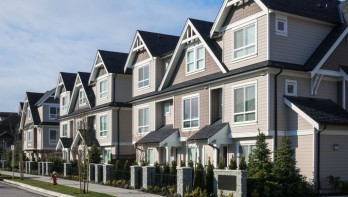 Apa Bedanya Town House Dengan Cluster?