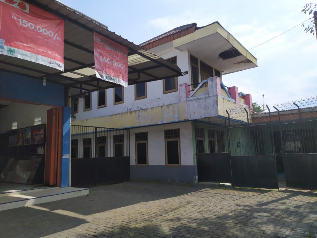 Toko dan Gudang di Jl Raya Krebet Bululawang