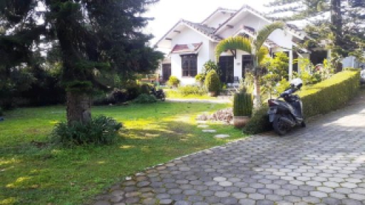Villa Dijual Abdul Gani Atas Batu