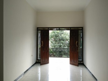DIJUAL RUMAH DI JL SOEKARNO HATTA