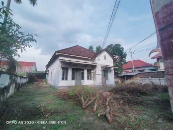DISEWAKAN RUMAH VINTAGE DI KEDIRI