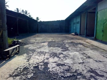 Dijual Gudang di Raya Ampeldento Pakis