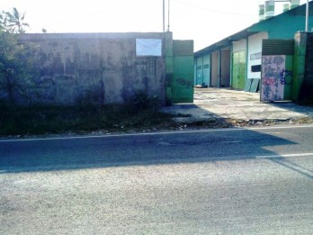 Dijual Gudang di Raya Ampeldento Pakis