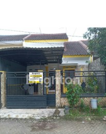 RUMAH DI PERUMAHAN DWIGA