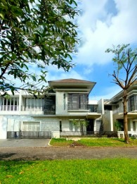 RUMAH MEWAH STRATEGIS SIAP HUNI DI KOTA MALANG