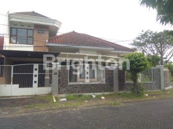 RUMAH POJOK 2 LANTAI FURNISHED ARAYA MALANG KOTA