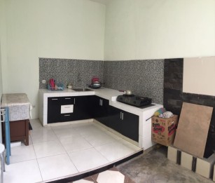 Rumah Hook 2 Lantai di Griya Shanta