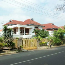 Rumah Hook Dijual di Jl Dr Cipto Klojen