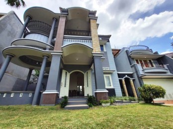 Rumah Mewah Disewakan di Puncak Dieng Malang