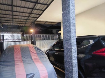 Rumah 2 Lantai Teluk Etna Arjosari