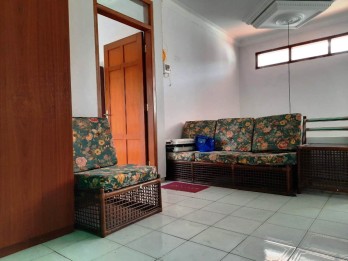Rumah Dijual di Jl Manyar Jaya Surabaya