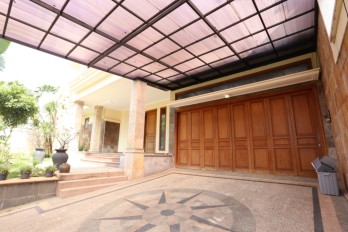 Rumah Mewah 2 Lantai Istana Dieng Tengah Malang