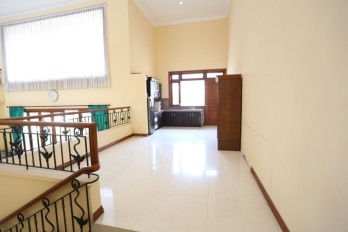 Rumah Mewah 2 Lantai Istana Dieng Tengah Malang