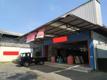 Toko dan Gudang di Jl Raya Krebet Bululawang