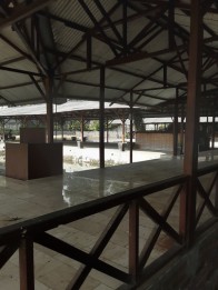 Rumah makan dan kolam pancing