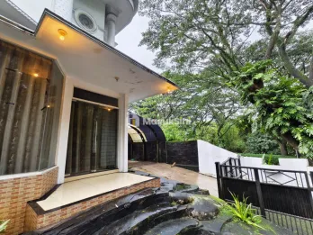 Dijual Rumah Mewah di Riverside Blimbing Malang