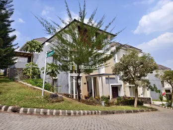 Rumah Mewah Hook Furnished Dijual di Citra Garden Malang