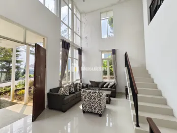 Rumah Mewah Hook Furnished Dijual di Citra Garden Malang