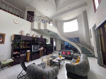 Rumah Mewah di Tidar Malang