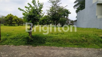 Tanah View Lapangan Golf di Kawasan Elit Araya