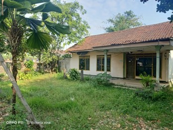 Rumah Poros Jalan Raya di Kebonwaris pandaan