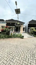 Rumah Villa di Kusuma Pinus Batu