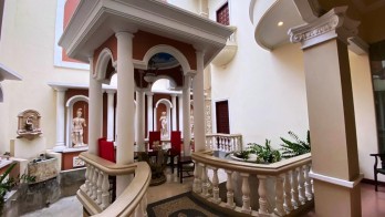 Rumah Mewah Full Furnished di Pondok Blimbing Indah Araya