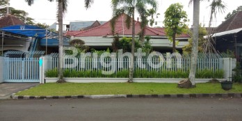 DIJUAL RUMAH CANTIK LOKASI STRATEGIS TENGAH KOTA