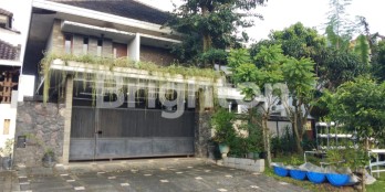RUMAH MEWAH DAERAH BLIMBING ARAYA