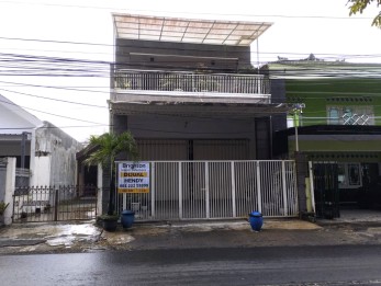 Rumah 2 Lantai di Jalan Ciliwung Blimbing