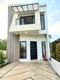 Rumah 2lantai dijual murah di kota Batu