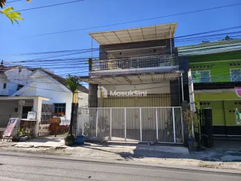 Rumah 2 Lantai di Jalan Ciliwung Blimbing