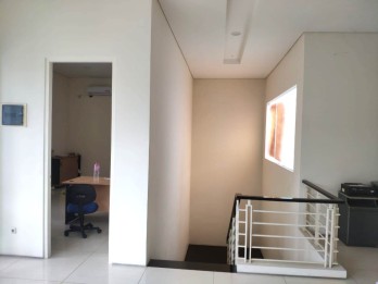 Rumah Dijual di Graha Family Surabaya
