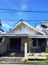 Rumah Disewakan di Salahutu Tidar