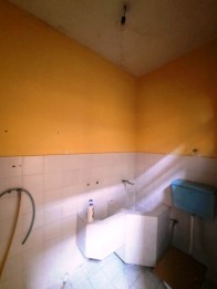 Rumah Disewakan di Salahutu Tidar