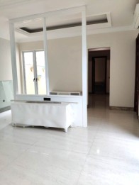 Rumah Full Furnished di Graha Family Surabaya