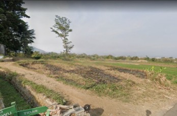 Tanah luas hadap nol jalan di Dieng Atas Malang