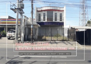 JUAL Ruko Strategis 2 Lantai Eks Kantor Bank di Krian, Sidoarjo.