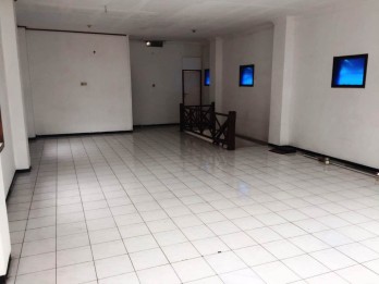 Ruko 3 Lantai Dijual Jl Letjen Sutoyo Blimbing