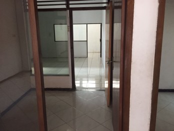 Ruko 3 Lantai Dijual Jl Letjen Sutoyo Blimbing