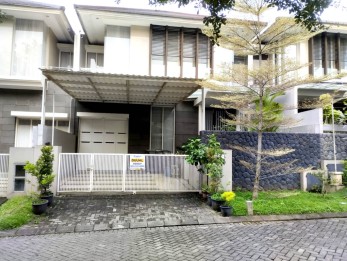 Rumah 2 Lantai Full Furnished di Ixora Araya