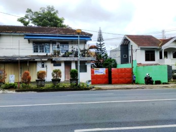 Rumah 2 Lantai Hitung Tanah di Jl Ir Soekarno Kota Batu