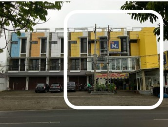 Jual / Sewa Ruko 3 gandeng (3 lantai) ex Supermarket daerah Sawojajar / Ram