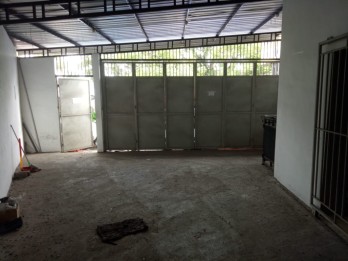 Jual / Sewa Ruko 3 gandeng (3 lantai) ex Supermarket daerah Sawojajar / Ram