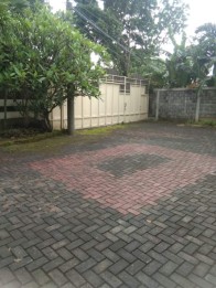 Bangunan tempat usaha di daerah blimbing