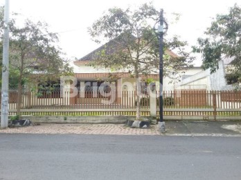 Rumah Luas besar di jalan buring malang
