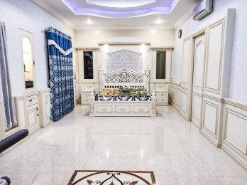 Dijual Rumah Hook Model Klasik Komplek Mutiara