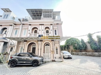Dijual Townhouse Hook Komplek Cemara Asri Jalan