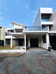 Rumah Cantik Minimalis Modern Ijen Nirwana Kota